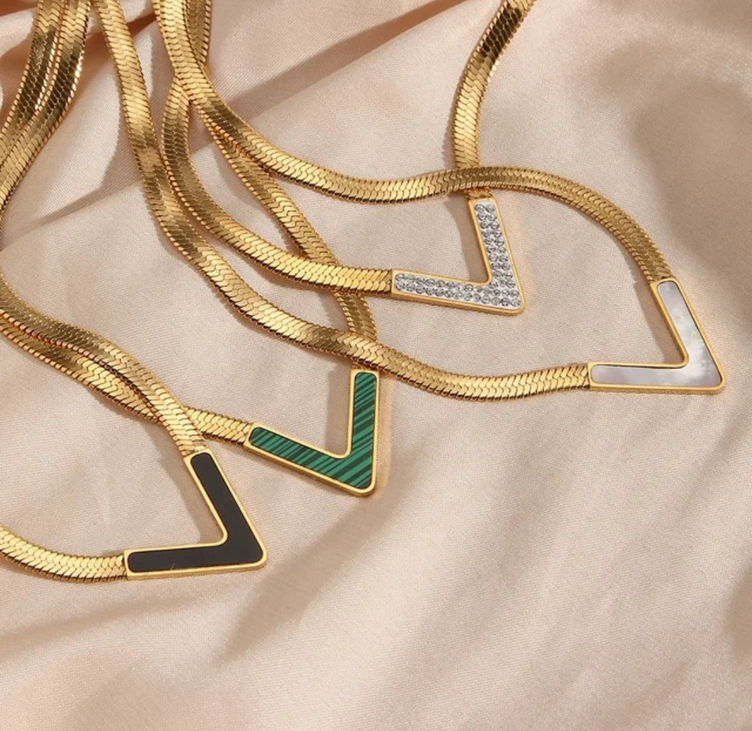 YAMNA V-Shape Chain Necklace - Zoha Los Angeles