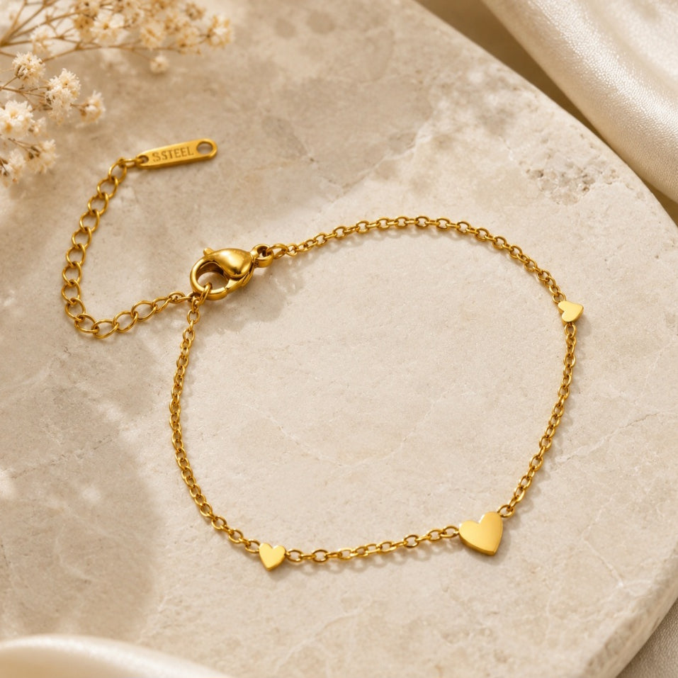 Marissa Heart Bracelet - Gold Heart Charm Bracelet - Zoha Los Angeles