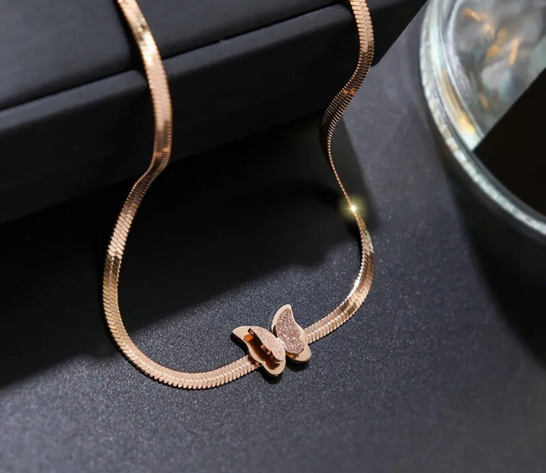 NIDA Pendant Charm Necklace - Zoha Los Angeles