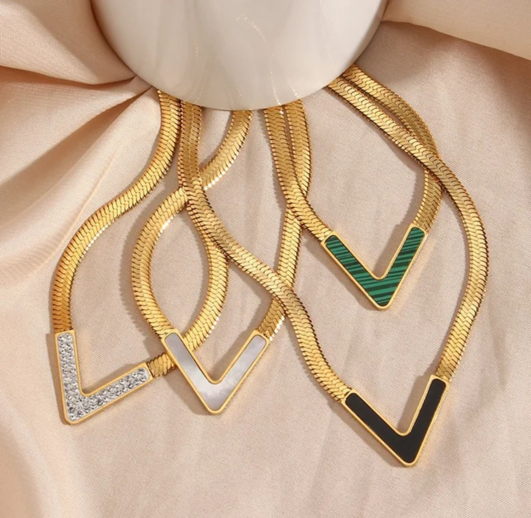 YAMNA V-Shape Chain Necklace - Zoha Los Angeles