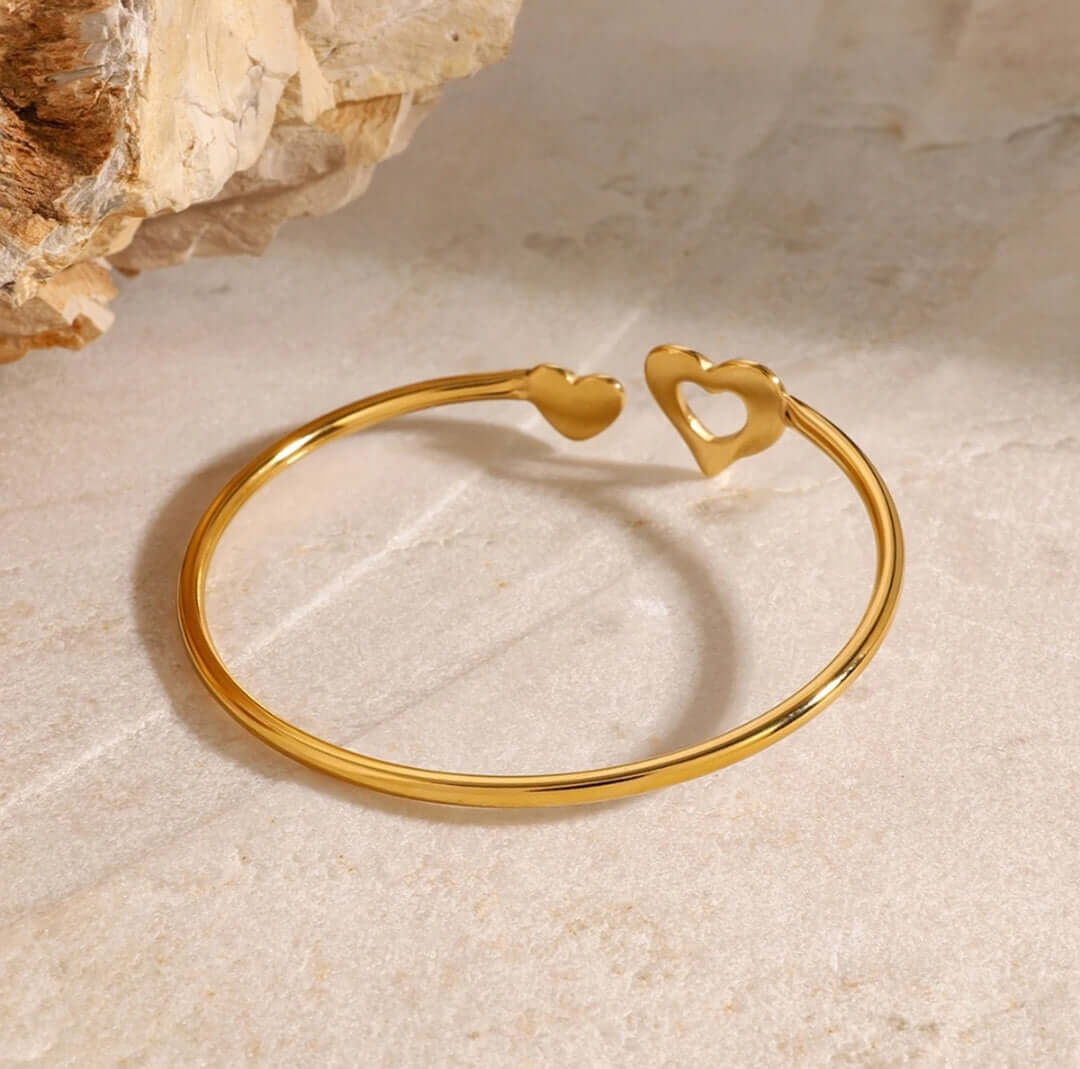 Lizzy Heart Cuff - Gold Heart Bracelet - Zoha Los Angeles