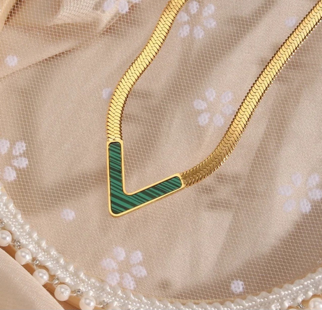 YAMNA V-Shape Chain Necklace - Zoha Los Angeles